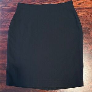 Elegant Ribbed Black Women's Skirt Size 8